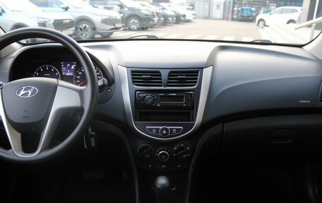 Hyundai Solaris II рестайлинг, 2013 год, 920 000 рублей, 9 фотография
