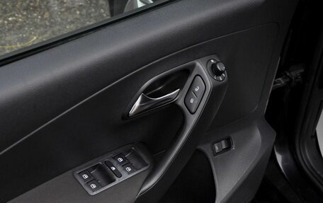 Volkswagen Polo VI (EU Market), 2011 год, 650 000 рублей, 11 фотография