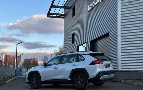 Toyota RAV4, 2025 год, 4 880 000 рублей, 6 фотография