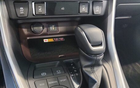 Toyota RAV4, 2025 год, 4 880 000 рублей, 13 фотография