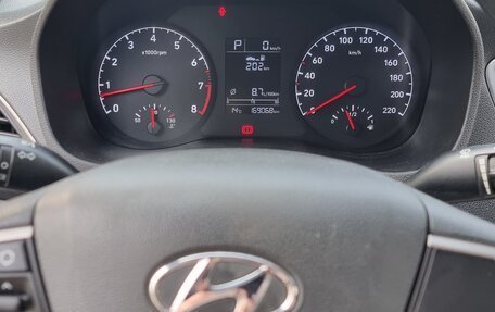 Hyundai Solaris II рестайлинг, 2018 год, 1 070 000 рублей, 8 фотография