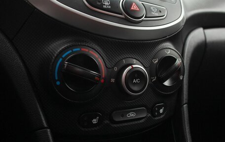 Hyundai Solaris II рестайлинг, 2014 год, 930 000 рублей, 29 фотография