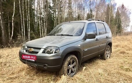 Chevrolet Niva I рестайлинг, 2009 год, 610 000 рублей, 21 фотография