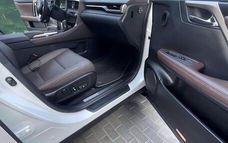 Lexus RX IV рестайлинг, 2022 год, 4 810 000 рублей, 11 фотография