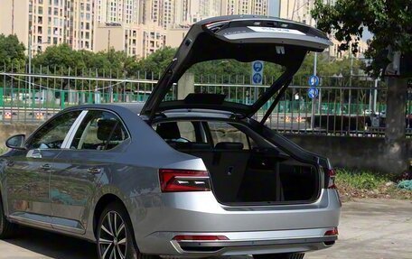 Skoda Superb III рестайлинг, 2025 год, 2 990 000 рублей, 4 фотография