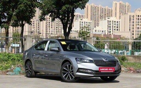 Skoda Superb III рестайлинг, 2025 год, 2 990 000 рублей, 6 фотография