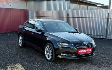 Skoda Superb III рестайлинг, 2018 год, 1 490 000 рублей, 3 фотография