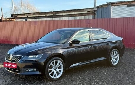 Skoda Superb III рестайлинг, 2018 год, 1 490 000 рублей, 2 фотография