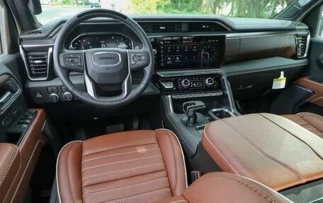 GMC Sierra, 2025 год, 10 995 000 рублей, 16 фотография