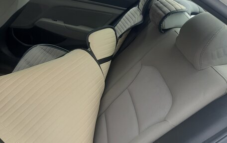 Hyundai Elantra VI рестайлинг, 2016 год, 1 000 000 рублей, 9 фотография