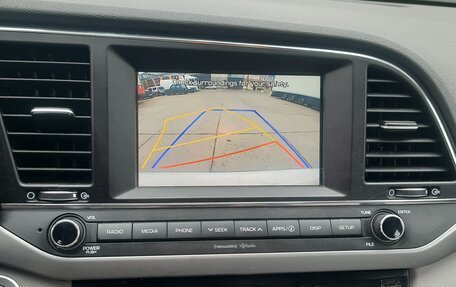 Hyundai Elantra VI рестайлинг, 2016 год, 1 000 000 рублей, 18 фотография