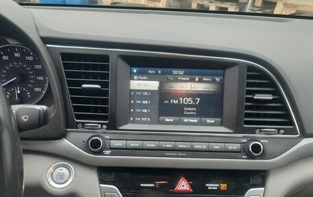 Hyundai Elantra VI рестайлинг, 2016 год, 1 000 000 рублей, 21 фотография