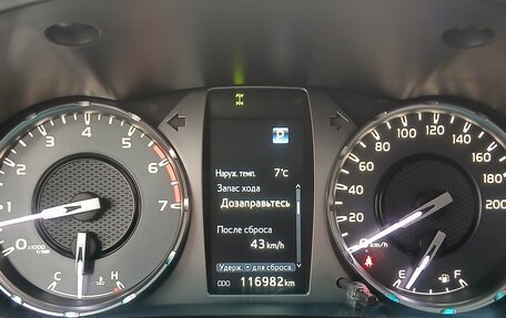 Toyota Hilux VIII, 2021 год, 4 550 000 рублей, 24 фотография