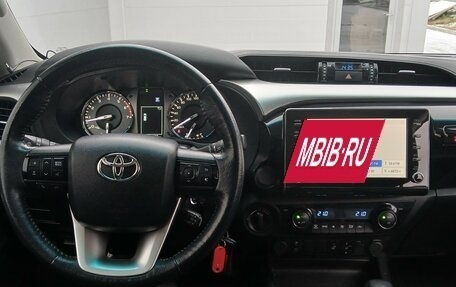 Toyota Hilux VIII, 2021 год, 4 550 000 рублей, 10 фотография