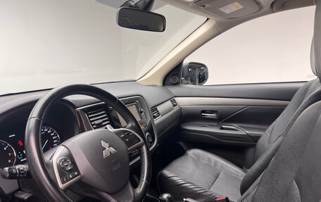 Mitsubishi Outlander III рестайлинг 3, 2014 год, 1 620 000 рублей, 7 фотография