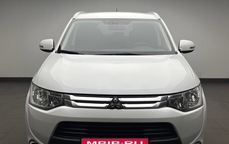 Mitsubishi Outlander III рестайлинг 3, 2014 год, 1 620 000 рублей, 2 фотография