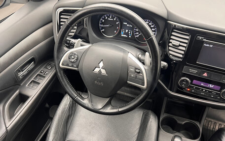 Mitsubishi Outlander III рестайлинг 3, 2014 год, 1 620 000 рублей, 17 фотография