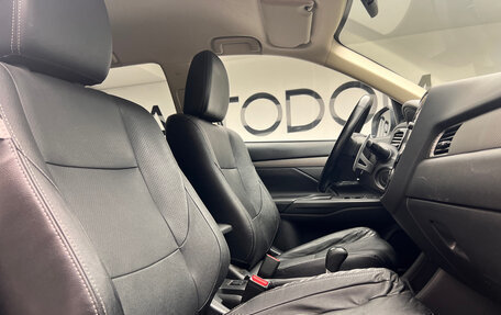 Mitsubishi Outlander III рестайлинг 3, 2014 год, 1 620 000 рублей, 14 фотография