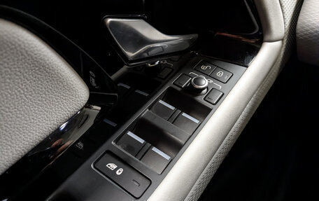 Land Rover Range Rover Evoque II, 2019 год, 3 790 000 рублей, 30 фотография