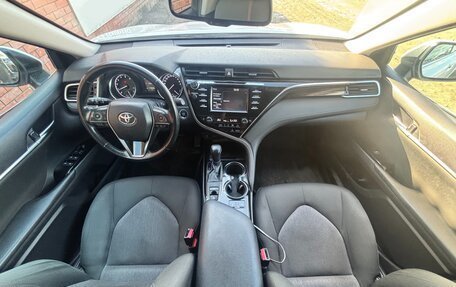 Toyota Camry, 2018 год, 2 400 000 рублей, 8 фотография