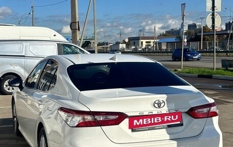 Toyota Camry, 2018 год, 2 400 000 рублей, 4 фотография