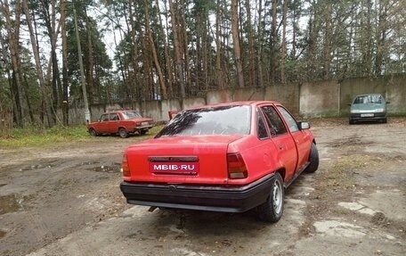 Opel Kadett E рестайлинг, 1986 год, 62 000 рублей, 3 фотография