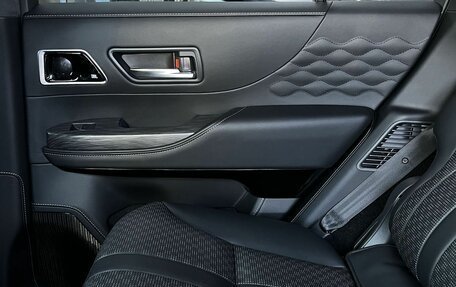 Toyota Land Cruiser, 2024 год, 13 890 000 рублей, 11 фотография