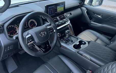 Toyota Land Cruiser, 2024 год, 13 890 000 рублей, 8 фотография