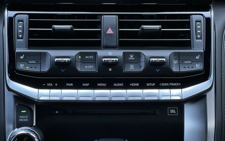 Toyota Land Cruiser, 2024 год, 13 890 000 рублей, 27 фотография