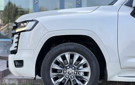 Toyota Land Cruiser, 2024 год, 13 890 000 рублей, 40 фотография