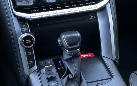 Toyota Land Cruiser, 2024 год, 13 890 000 рублей, 28 фотография