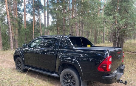 Toyota Hilux VIII, 2022 год, 6 150 000 рублей, 5 фотография