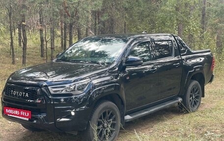 Toyota Hilux VIII, 2022 год, 6 150 000 рублей, 2 фотография