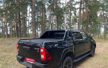 Toyota Hilux VIII, 2022 год, 6 150 000 рублей, 4 фотография