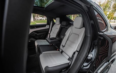 Porsche Cayenne III, 2024 год, 17 450 000 рублей, 7 фотография