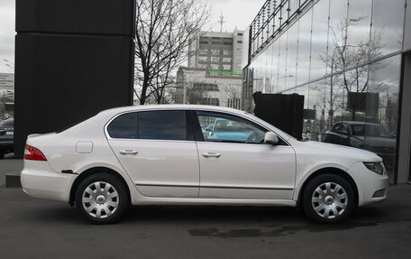 Skoda Superb III рестайлинг, 2013 год, 1 075 000 рублей, 4 фотография