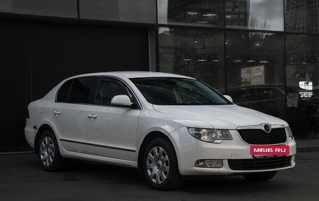 Skoda Superb III рестайлинг, 2013 год, 1 075 000 рублей, 3 фотография