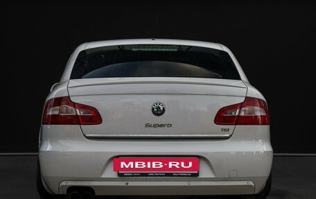 Skoda Superb III рестайлинг, 2013 год, 1 075 000 рублей, 6 фотография