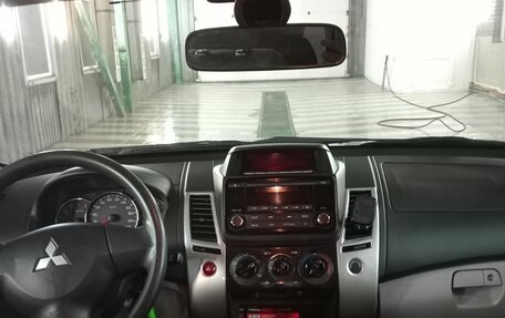 Mitsubishi Pajero Sport II рестайлинг, 2015 год, 2 100 000 рублей, 5 фотография