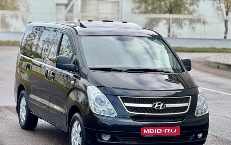 Hyundai Grand Starex Grand Starex I рестайлинг 2, 2014 год, 2 350 000 рублей, 4 фотография