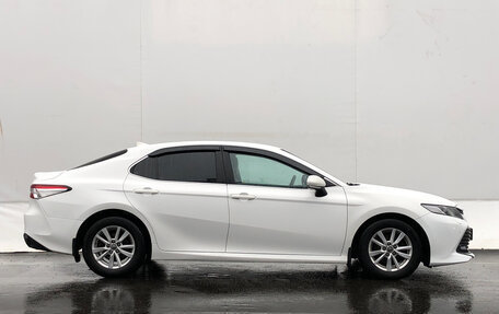 Toyota Camry, 2019 год, 2 100 000 рублей, 4 фотография