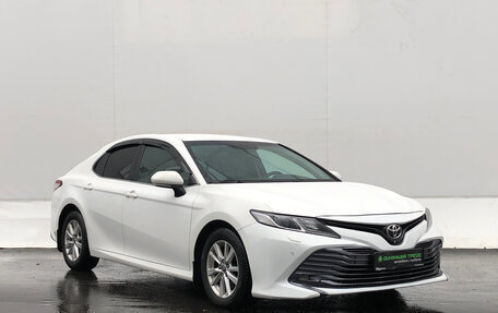 Toyota Camry, 2019 год, 2 100 000 рублей, 3 фотография