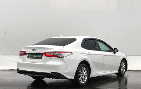 Toyota Camry, 2019 год, 2 100 000 рублей, 5 фотография