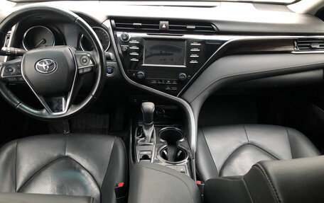 Toyota Camry, 2019 год, 2 100 000 рублей, 11 фотография