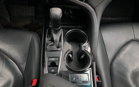 Toyota Camry, 2019 год, 2 100 000 рублей, 13 фотография