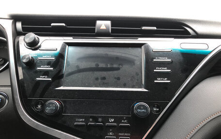 Toyota Camry, 2019 год, 2 100 000 рублей, 12 фотография