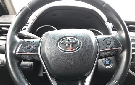 Toyota Camry, 2019 год, 2 100 000 рублей, 18 фотография