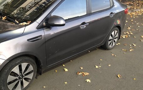 KIA Rio III рестайлинг, 2013 год, 1 000 000 рублей, 4 фотография