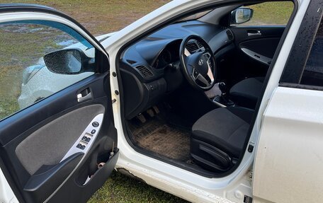 Hyundai Solaris II рестайлинг, 2012 год, 630 000 рублей, 6 фотография