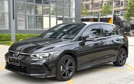 Volkswagen Golf VIII, 2023 год, 1 990 000 рублей, 5 фотография